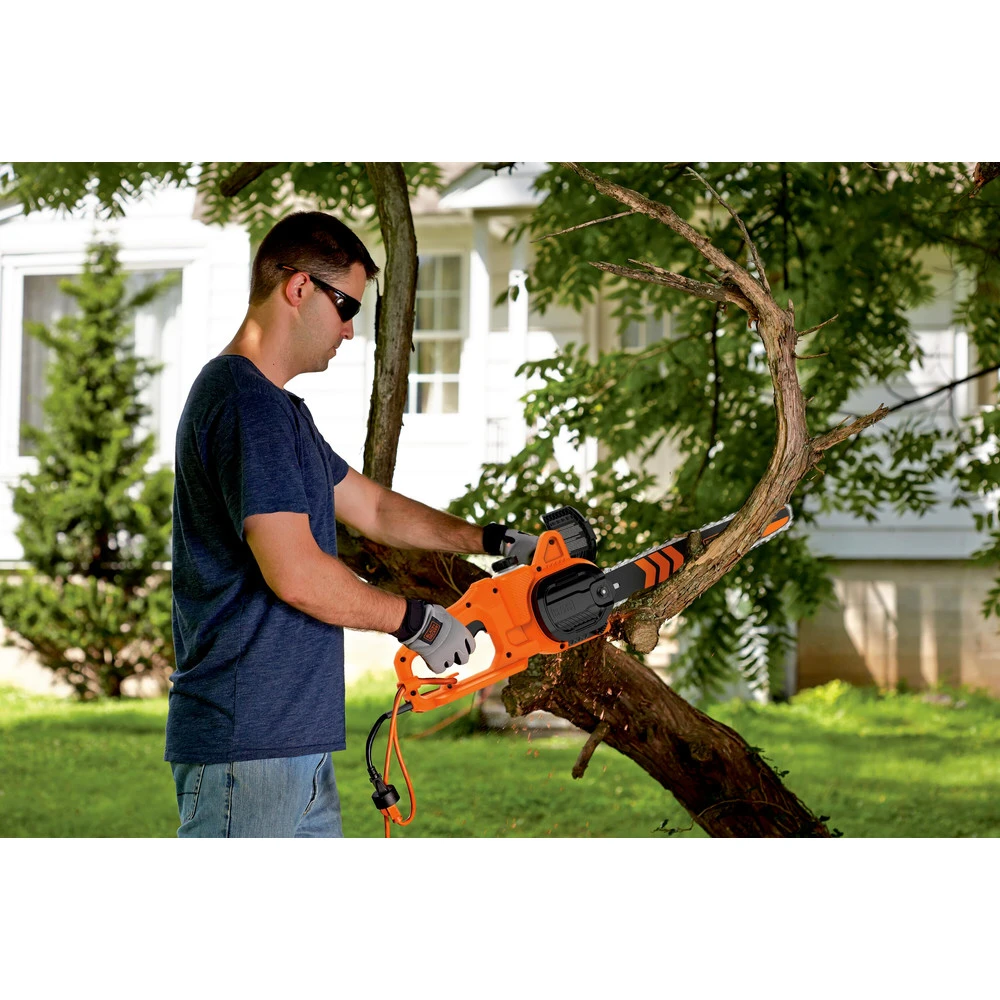Black & Decker BECS600 8 Amp 14 In. Corded Chainsaw 6 Black & Decker BECS600 8 Amp 14 In. Corded Chainsaw - Image 4