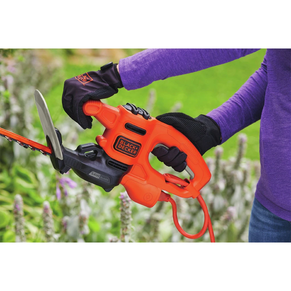 Black & Decker BEHTS125 SAWBLADE 120V 3 Amp Brushed 16 in. Corded Hedge Trimmer Black & Decker BEHTS125 SAWBLADE 120V 3 Amp Brushed 16 In. Corded Hedge Trimmer -BLACK+DECKER Sales bdknbehts125 g