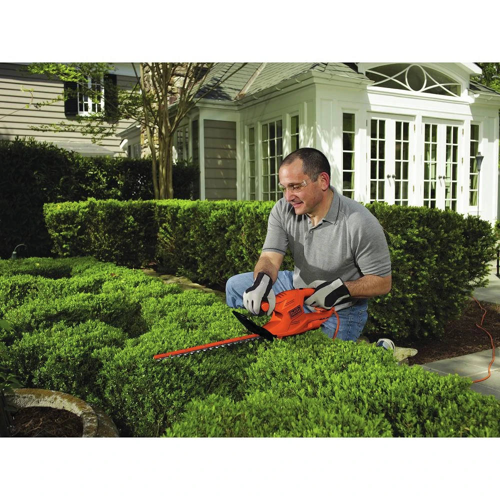 Black & Decker TR116 3 Amp Dual Action 16 in. Electric Hedge Trimmer Black & Decker TR116 3 Amp Dual Action 16 In. Electric Hedge Trimmer -BLACK+DECKER Sales bdkntr116 g
